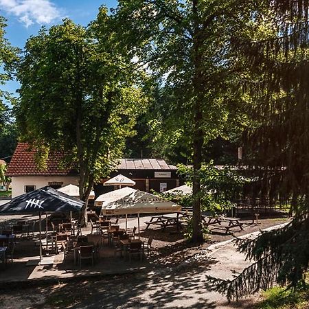 Rekreacni Areal Prihrazy Hotel Zdar  Exterior photo